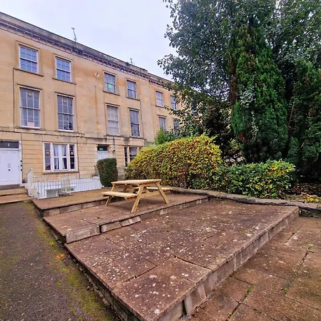 Clifton Nr Centre, Georgian Period Flat, Permit Parking X1, Garden Bristol