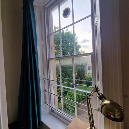 Clifton Nr Centre, Georgian Period Flat, Permit Parking X1, Garden *