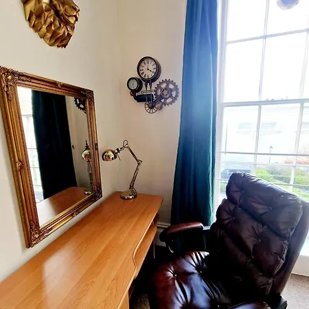Apartment Clifton Nr Centre, Georgian Period Flat, Permit Parking X1, Garden Bristol