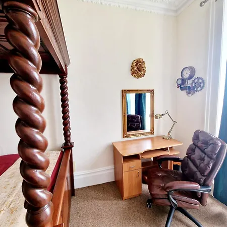 Apartment Clifton Nr Centre, Georgian Period Flat, Permit Parking X1, Garden *