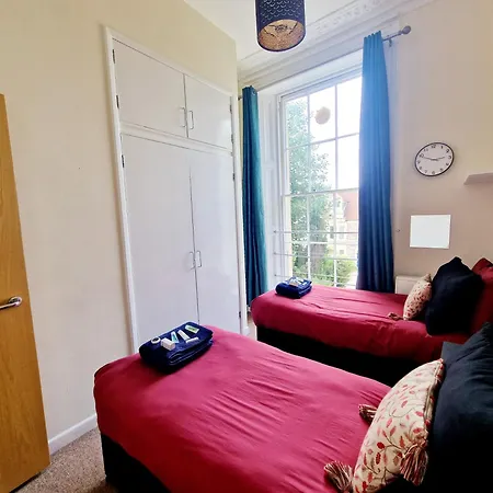 Apartment Clifton Nr Centre, Georgian Period Flat, Permit Parking X1, Garden *