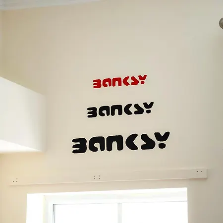 Clifton Nr Centre, Georgian Period Flat, Permit Parking X1, Garden *