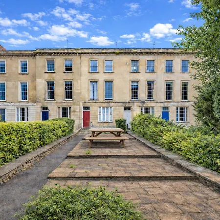 Str8bs8 Georgian 2-bedroom Apartment, Clifton, Parking & Garden * Bristol