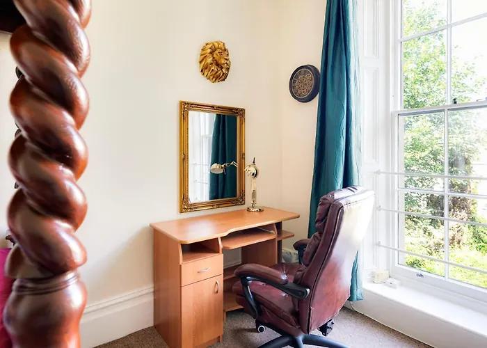 Clifton Nr Centre, Georgian Period Flat, Permit Parking X1, Garden * 브리스틀