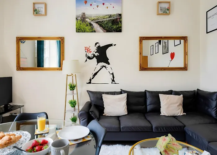 Clifton Nr Centre, Georgian Period Flat, Permit Parking X1, Garden 아파트 브리스틀