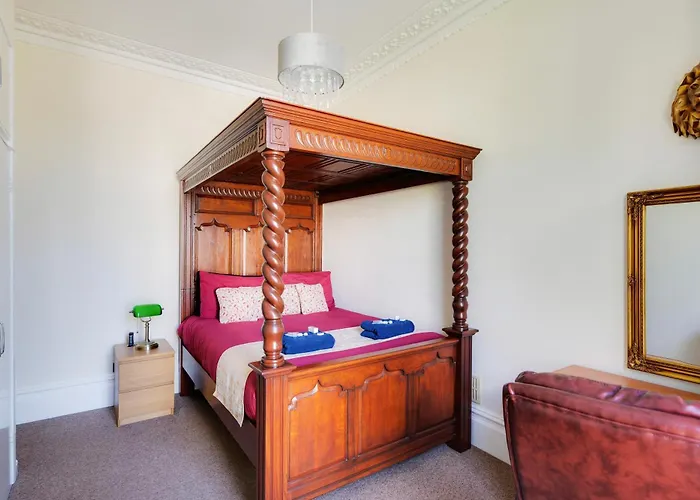 아파트 Clifton Nr Centre, Georgian Period Flat, Permit Parking X1, Garden *