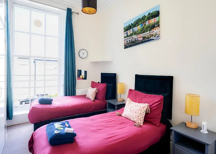 Clifton Nr Centre, Georgian Period Flat, Permit Parking X1, Garden 아파트 *